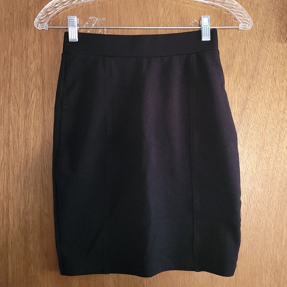 H&M Black Pencil Bandage Skirt in Size XS